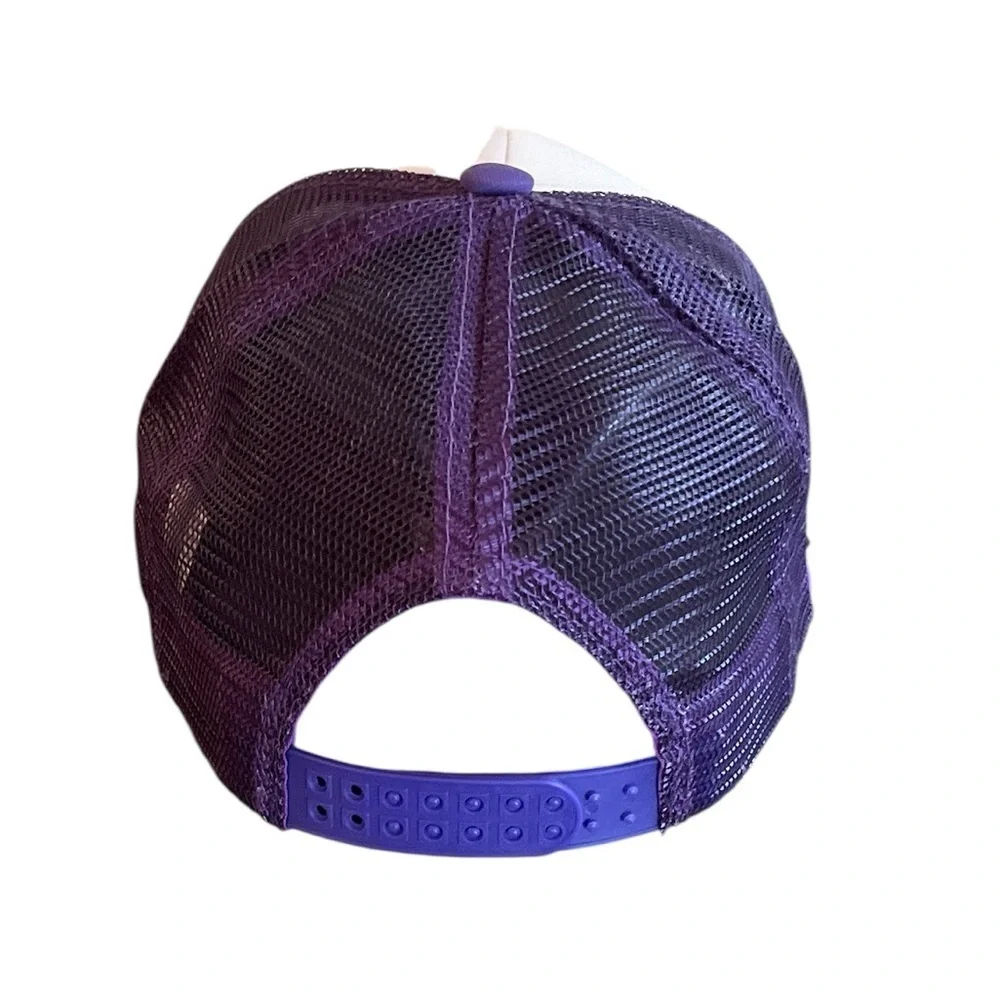 Love Like Jesus Trucker Hat